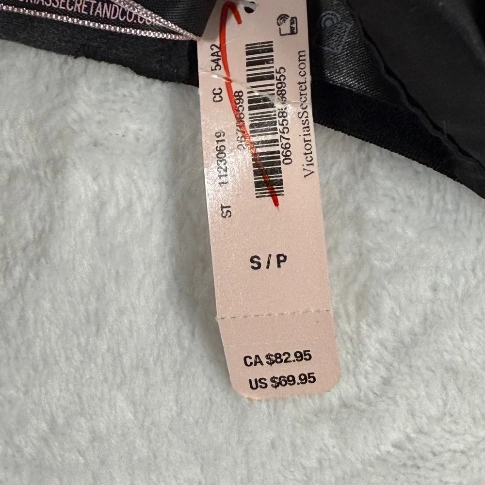 Victorias Secret Very Sexy Unlined Shine Strap Bralette Black S 11230619‎